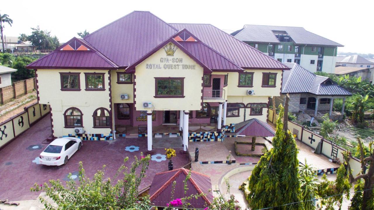 Gya-Son Royal Guest House Kumasi Buitenkant foto