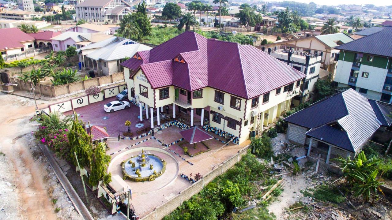 Gya-Son Royal Guest House Kumasi Buitenkant foto