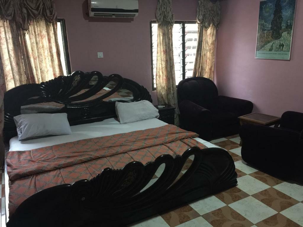 Gya-Son Royal Guest House Kumasi Buitenkant foto