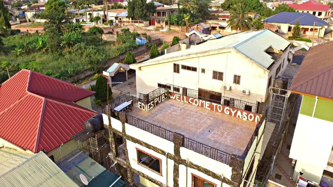 Gya-Son Royal Guest House Kumasi Buitenkant foto